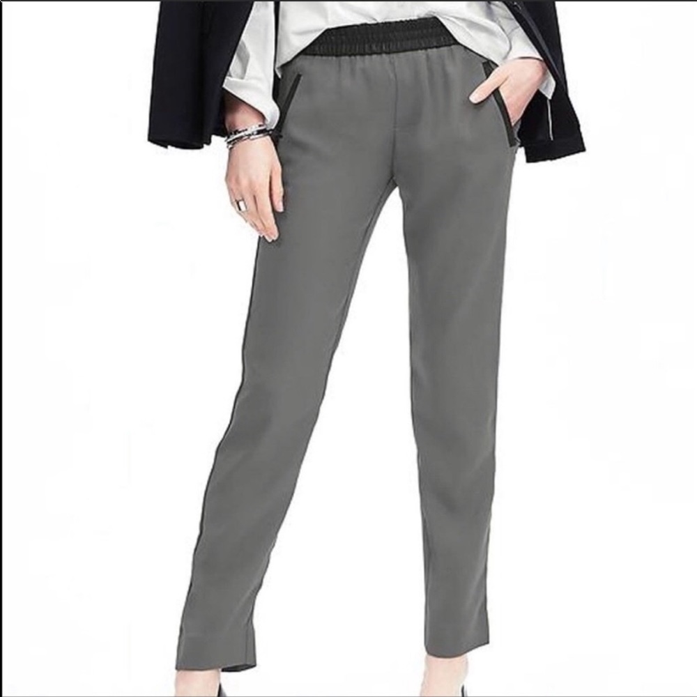 NWT Banana Republic Jogger Grey 2 Petite